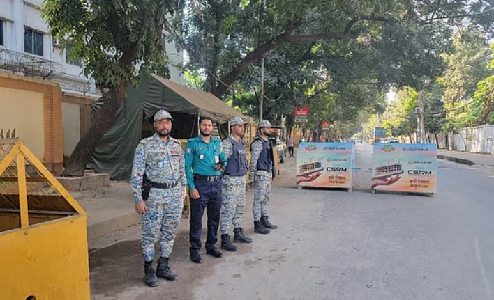 হাসিনার রায় ঘিরে রাজধানীতে নিরাপত্তা জোরদার: ১৫ হাজার পুলিশ মোতায়েন, যানচলাচল কমে নিস্তব্ধ ঢাকা